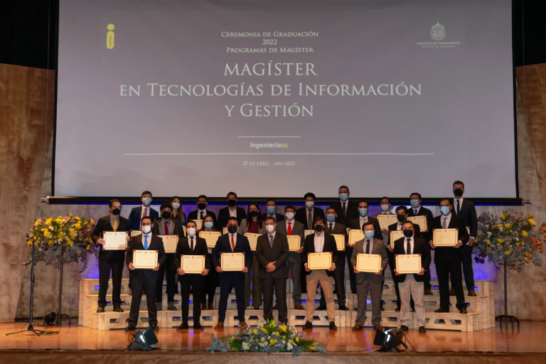 Ceremonia de Graduación MTIG generación 2021 